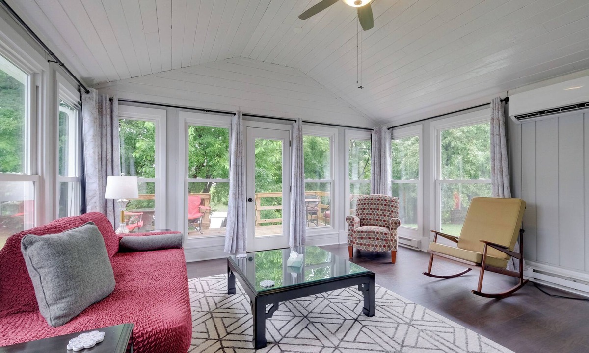 Colonial Beach House | Fish, Relax & Enjoy Lake Views: Colonial Beach Gem