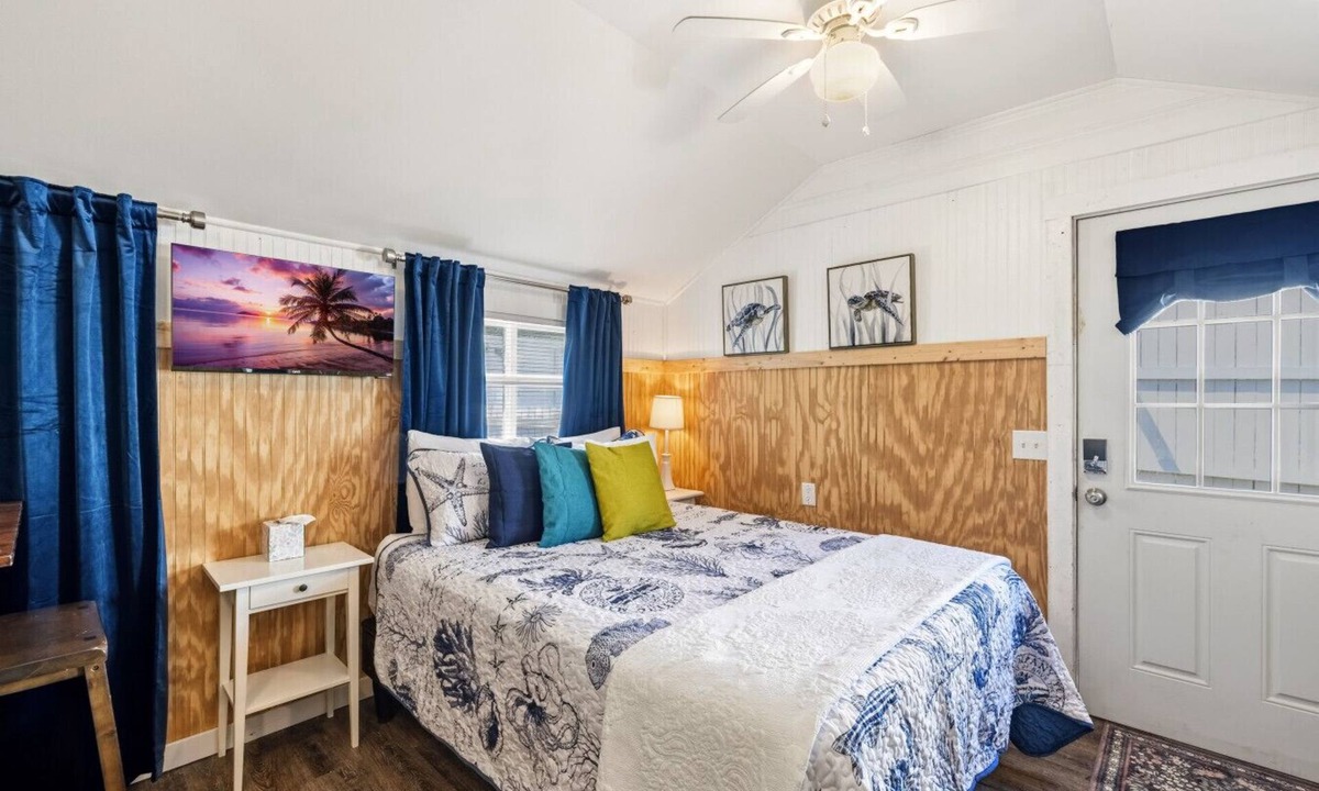 Cedar Key Cottage | Fisher Flats Downstairs