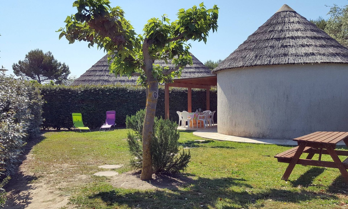 Le Barcares House | Fisherman's cottage air conditioning wifi large garden and pergola swimming pool sauna hammam