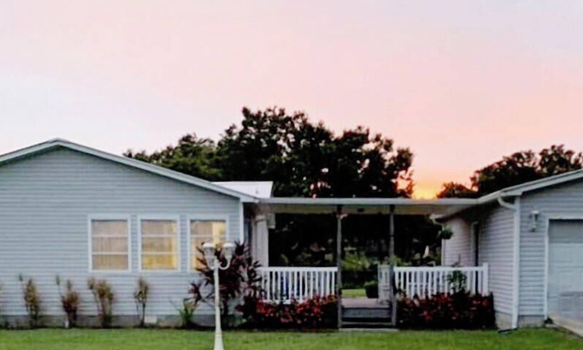 Lorida Cottage | Fisherman's Dream Lorida,Lake Istokpoga,Highlands,Lake Placid, Sebring Raceway!
