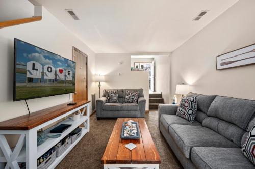 Deep Hole House | Fishhook Hideaway