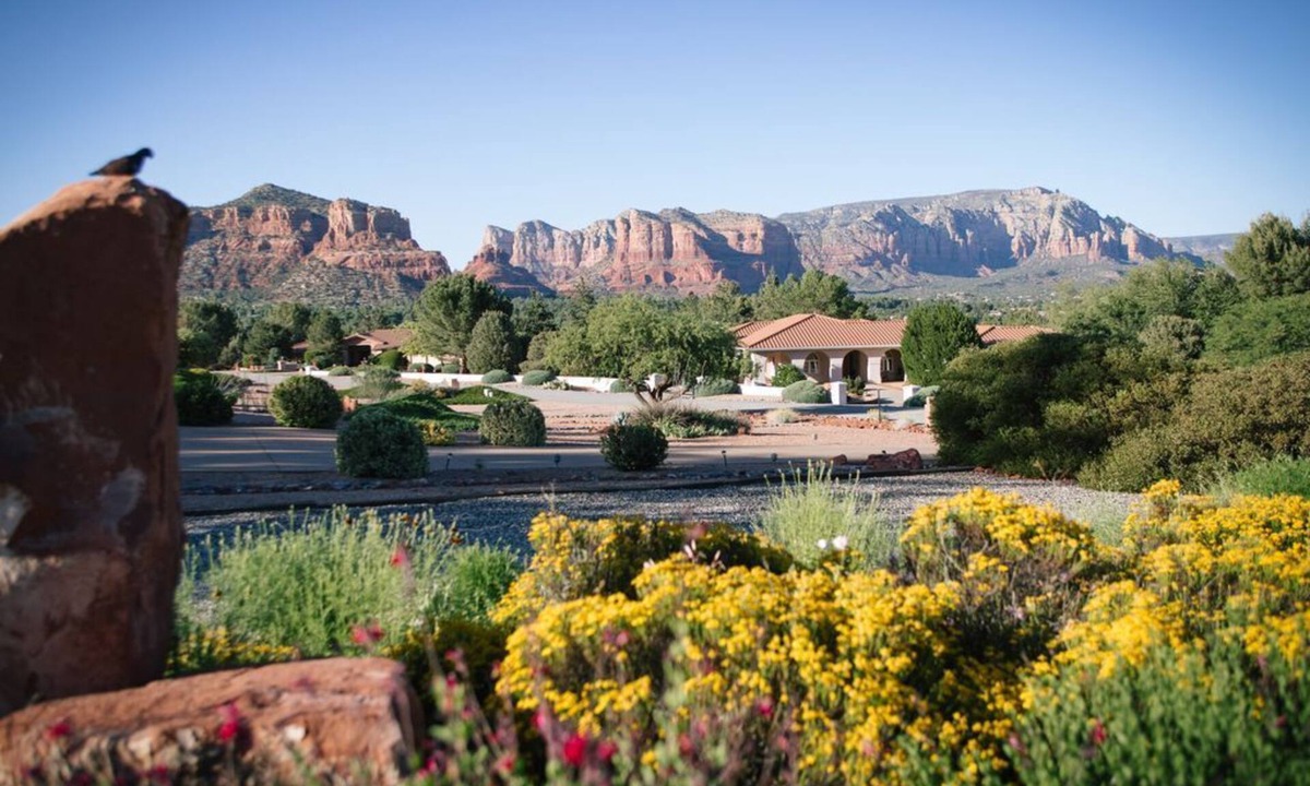 Oak Creek Apartment | FITZ RITZ~SERENE, MAGNIFICENT RED ROCK VIEWS, ON FOREST & GOLF COURSE, WILDLIFE!
