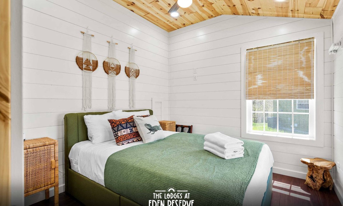 Williamstown Cabin | Five Neighboring Cabins at Eden Reserve