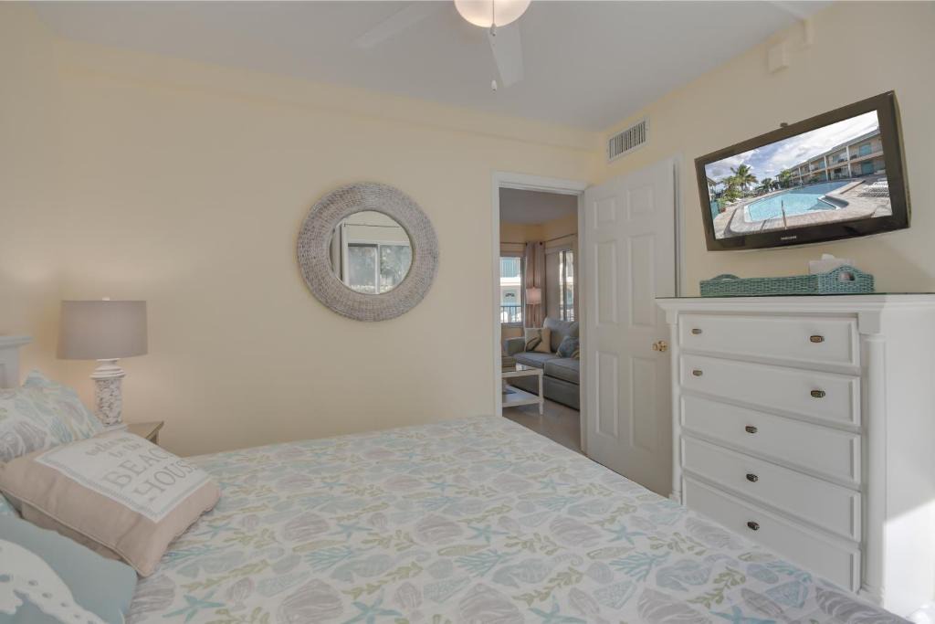 Bay Esplanade Apartment | Five Palms Vacation Rentals- Daily - Weekly - Monthly