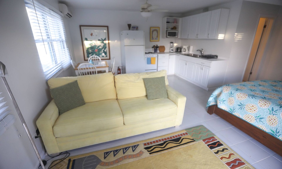 Estate Bakkero Apartment | Flamboyant Oasis