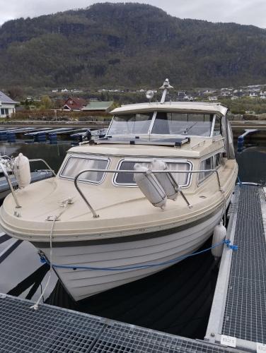 Vikedal Boat Rental | Flamingo