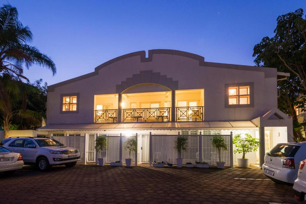 Umhlanga Bed & Breakfast | Flamingo Rocks