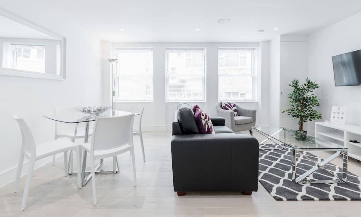 Ealing Common Apartment | Flat 33 Walpole Court - 2 bedroom apartment