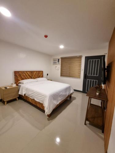 Las Pinas Apartment | Flat 35, Unit 1E