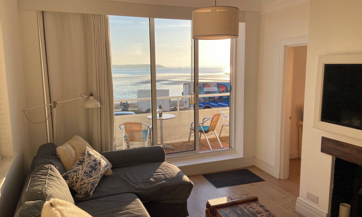 Sandbanks Cottage | Flat 7 Sand Acres