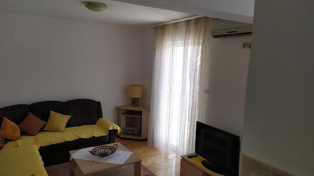 Maini Apartment | FLAT FOR RENT MARINOVIC