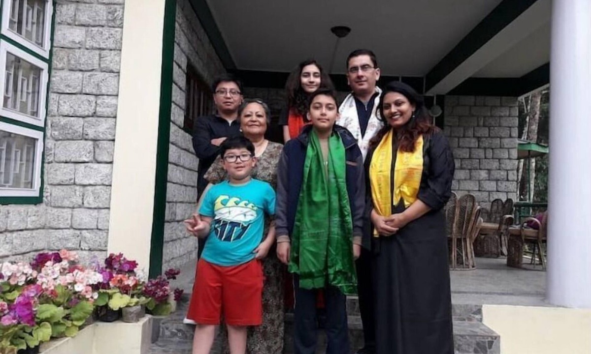 Sungava House | Flat in gangtok with green lawn and kitchenette