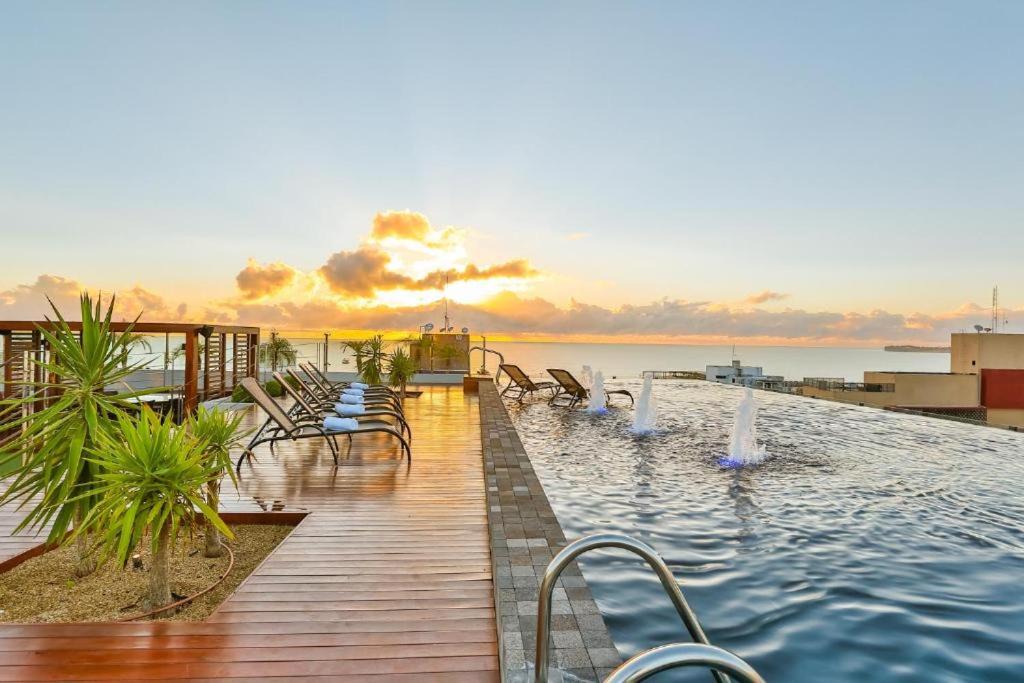 Tambau Apartment | Flat in Hotel 8th Floor and Sea View 95m from the Waterfront