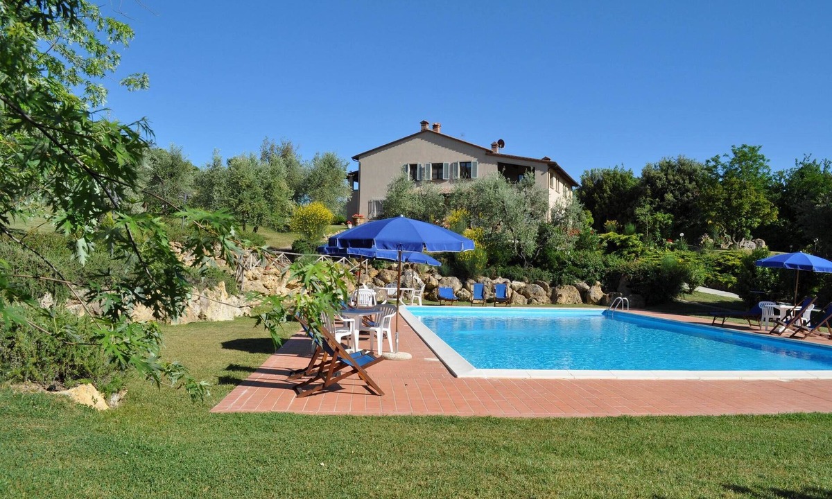 Iano Apartment | Flat in Iano,covered terrace, A/C, village walking distance,Wi-Fi,pool, sleeps 4