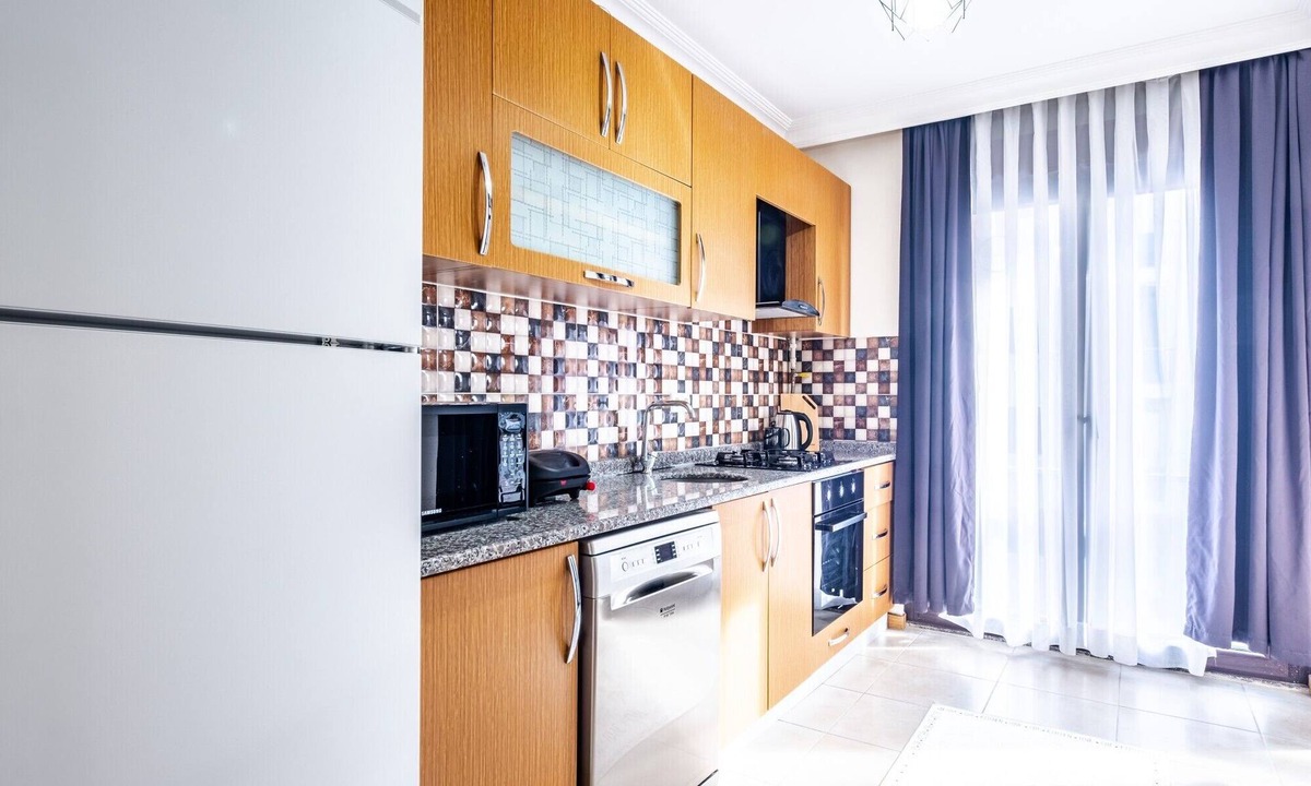 Maltepe Apartment | Flat in Maltepe with Balcony near Shopping Malls