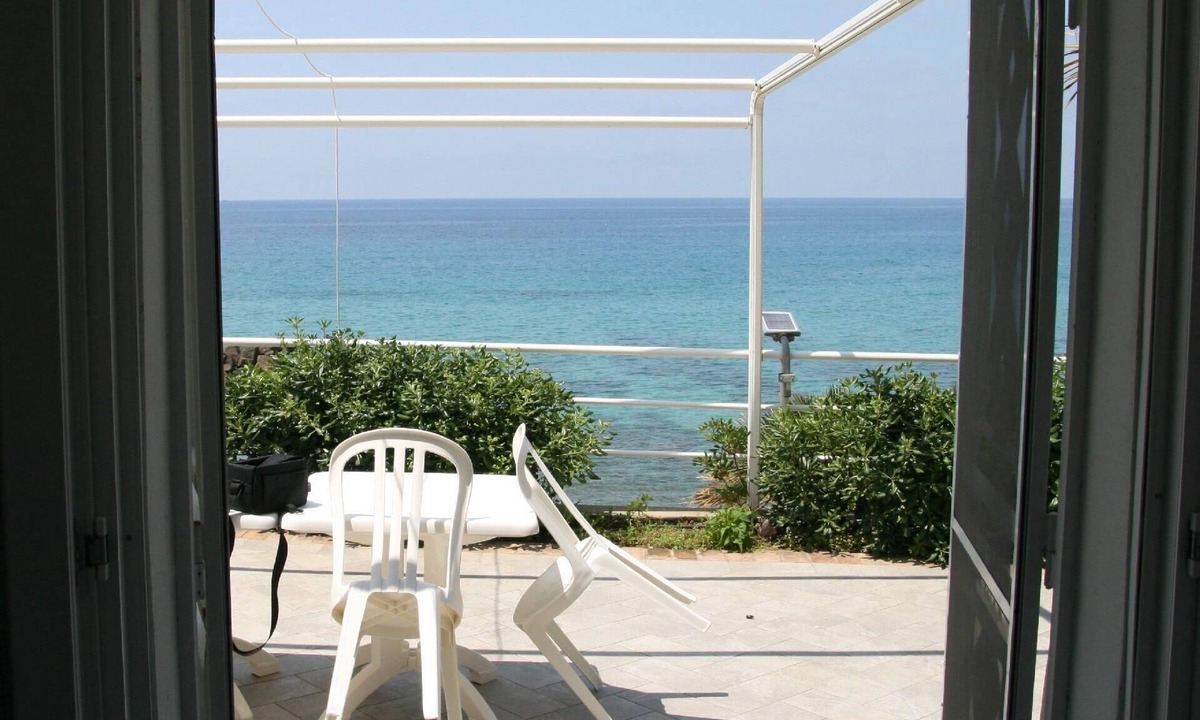 Pizzo House | Flat 'Laura' with water view