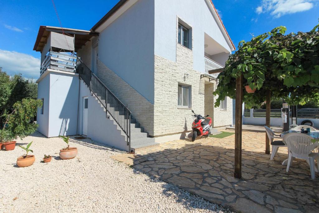 Skatari Villa | Flat Villa Maya with private pool, garden near the town center