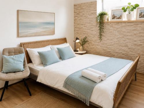 Brevnov Apartment | Flat white flat