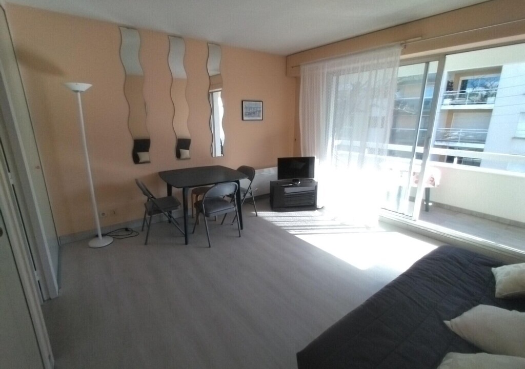 Arcachon Apartment | Flat with BALCONY 50m from the BEACH