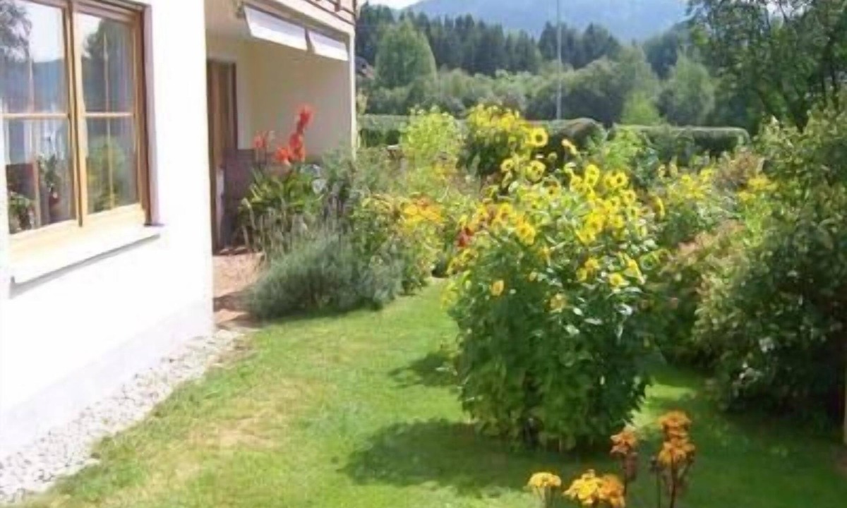 Bobrach Apartment | Flat with terrace, garden and barbecue