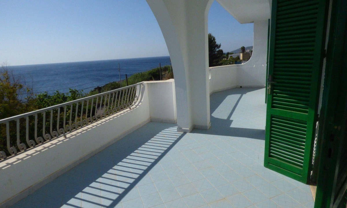 Porto Tricase Apartment | Flat with water view