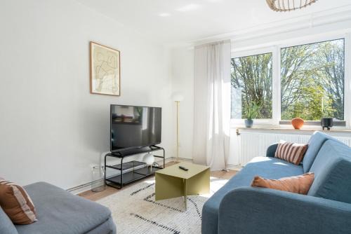 Oststadt/Stadtfeld Apartment | FLATLIGHT - Shiny Apartment - Balcony - Central - Kitchen