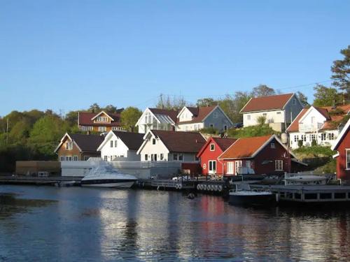 Flekkerøy House | Flekkerøy sjøboder 4 soverom 8 senger
