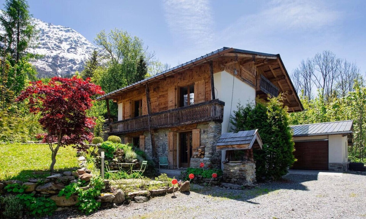 Les Houches Ski Chalet | Fleur de Lys · Chalet 4BR Wood Stove |Home Cinema |Parental Suite