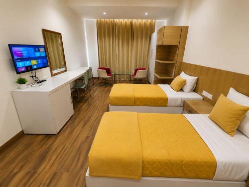 Noida Hotel | FlexiBay Boys Hostel Noida