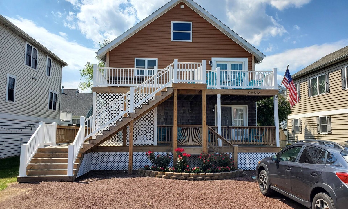 Ann Acres House | Flexible, Perhaps Best Value at beach, 7 Bedrm, 4 Bath, Home, Beach 2.5 Blocks