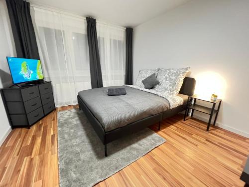 Ruppurr House | FlexStay Room 8