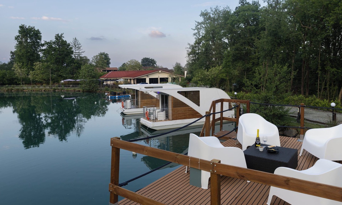 Fiano Boat Rental | Floating Dream