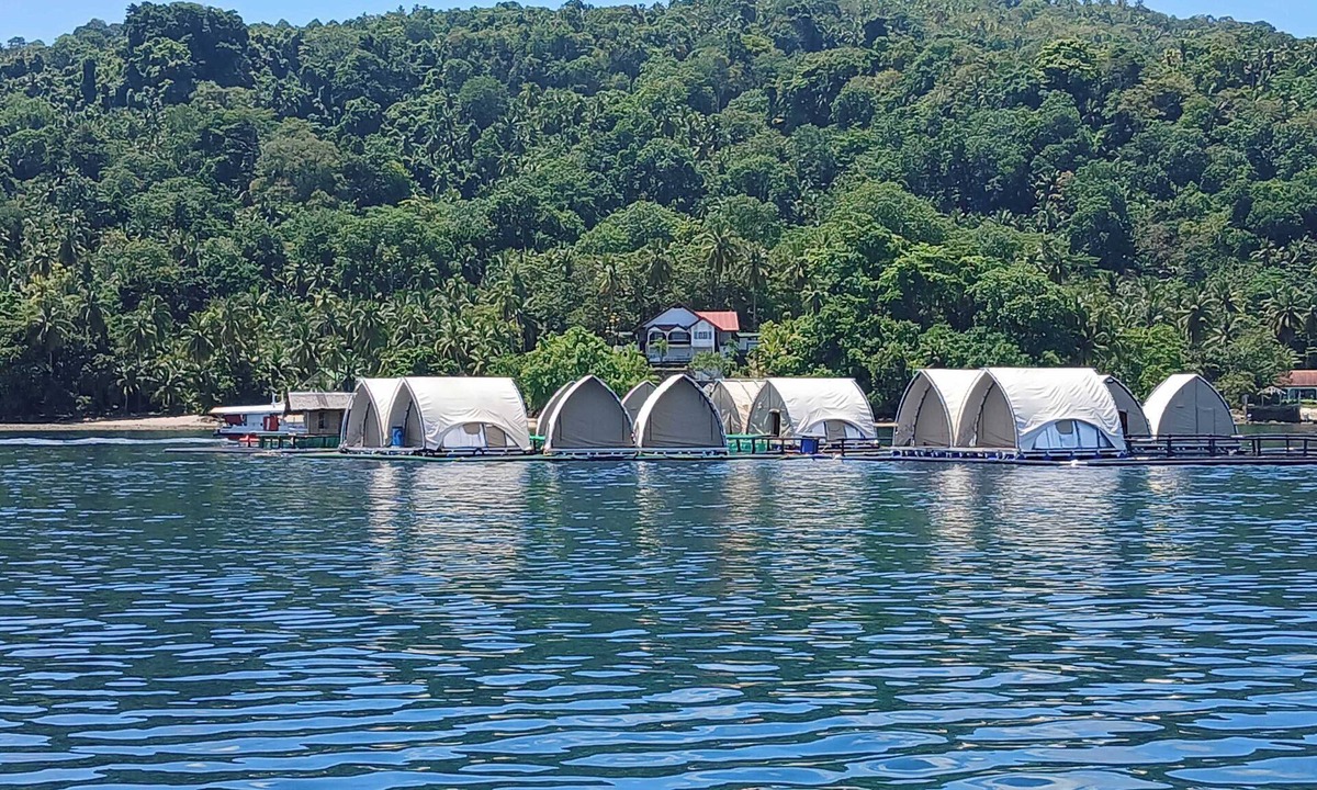 Kaputian Boat Rental | Floating Home in Reef Resort Unit 13