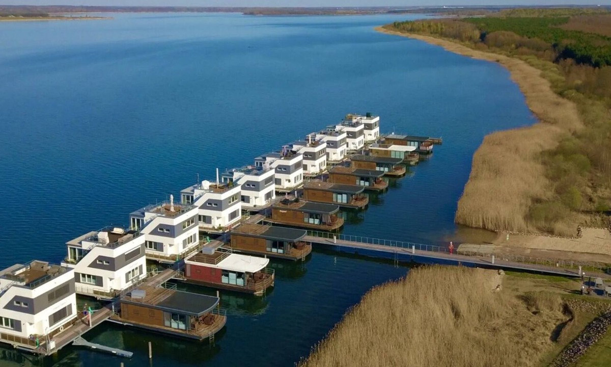 Bitterfeld Boat Rental | Floating house "Meerferien" - on the large Goitzsche lake - PURE LUXURY