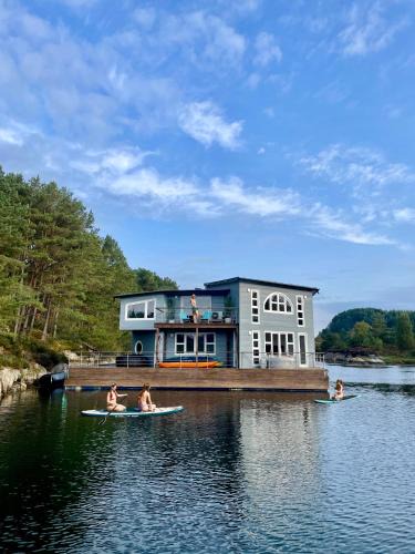 Godvik Boat Rental | Floating Villa Bergen