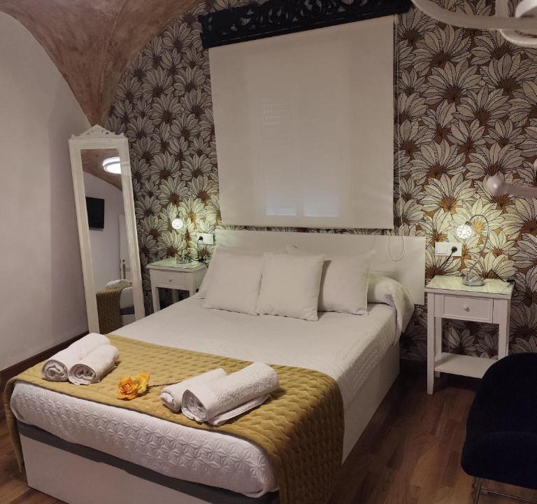 Caceres Old Town Apartment | Flor de Lis 1