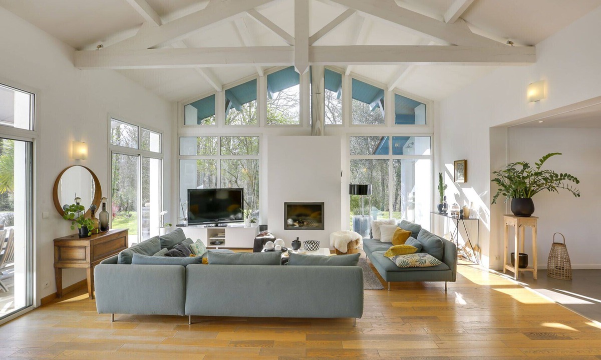 Arbonne House | FLORA - Maison contemporaine avec piscine chauffée