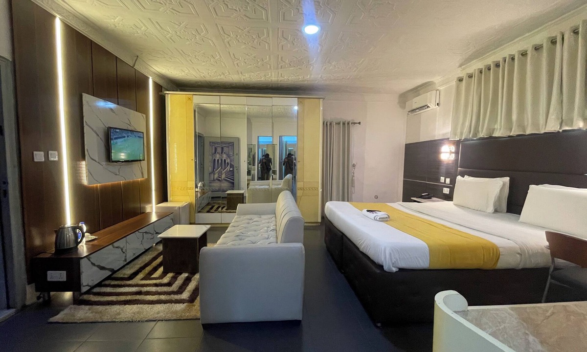 Ikeja Hotel | Flora Suites