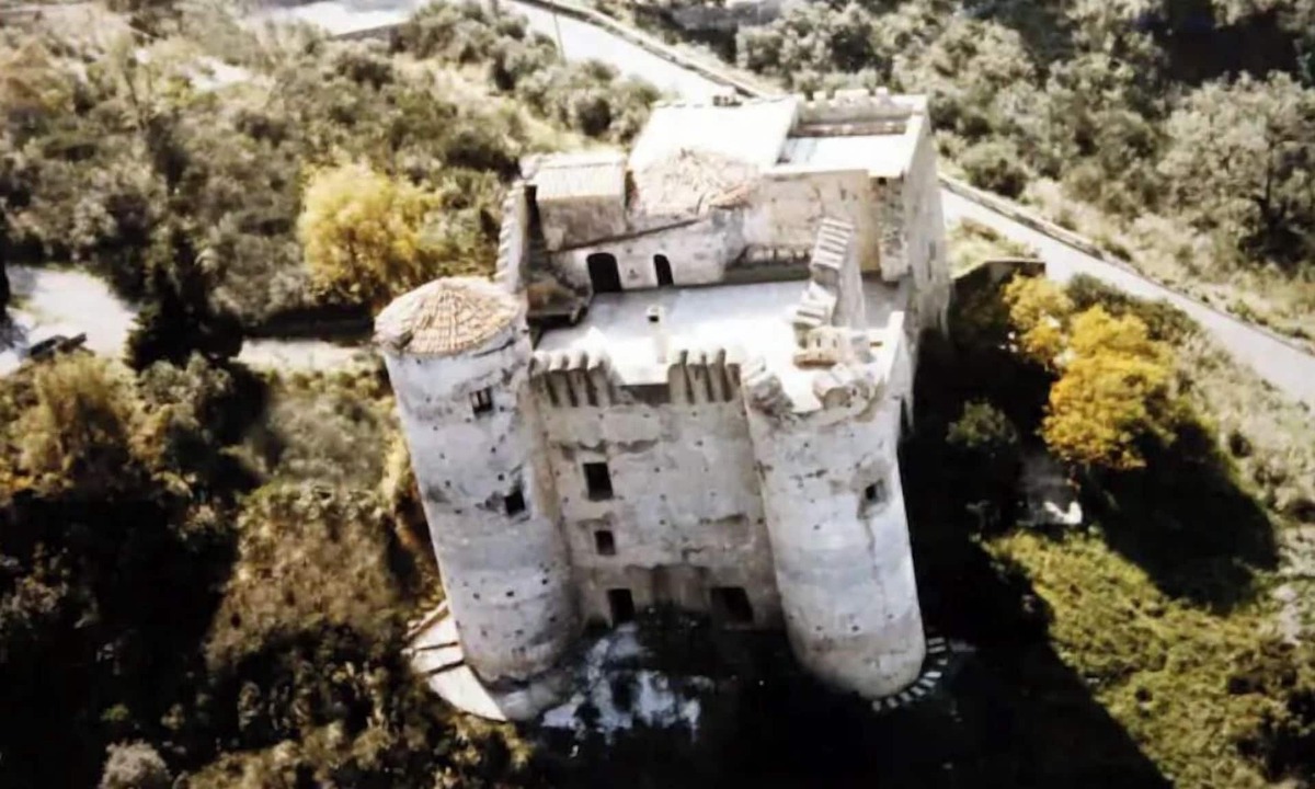 Praia a Mare House | Floresta Castle sea view