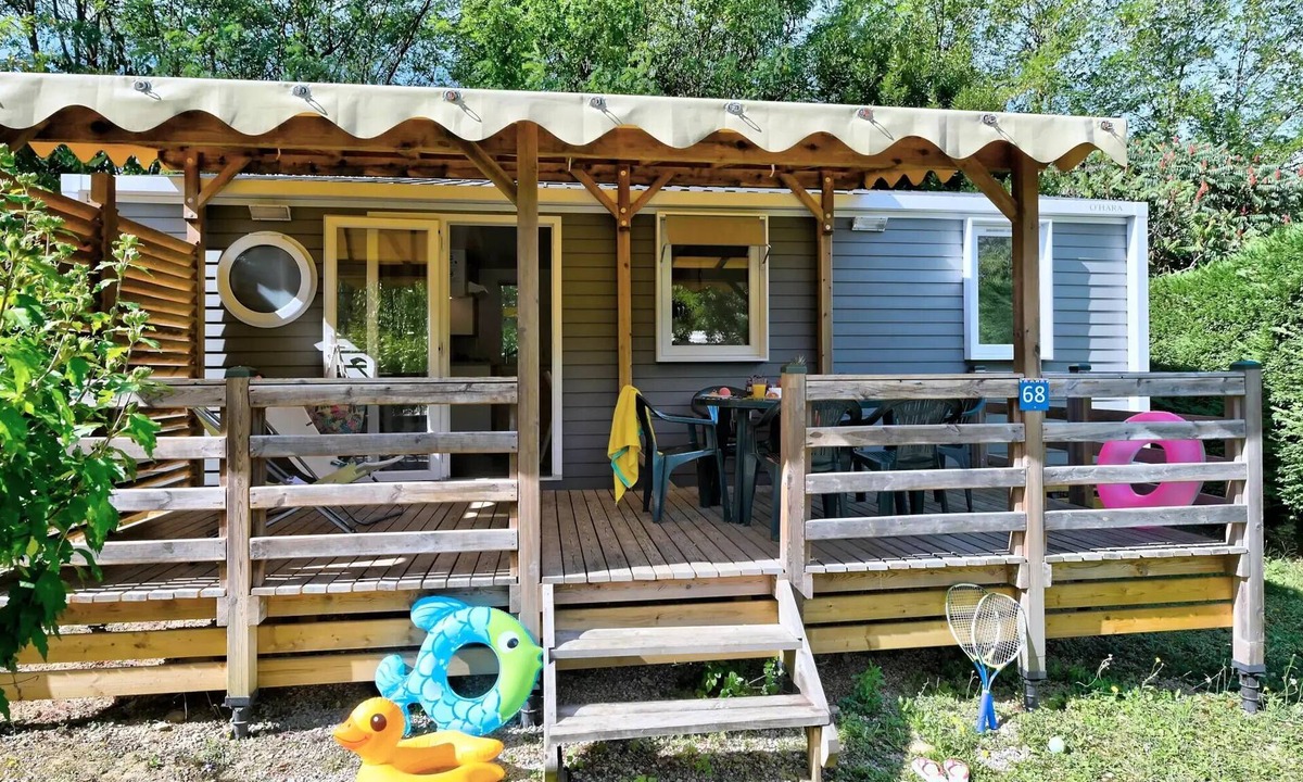 Mantaille House | Flower Camping La Chataigneraie * - Mobil home Premium 31m2 (3 bedrooms) + covered terrace + Dishwasher + TV + Air conditioning 6 people