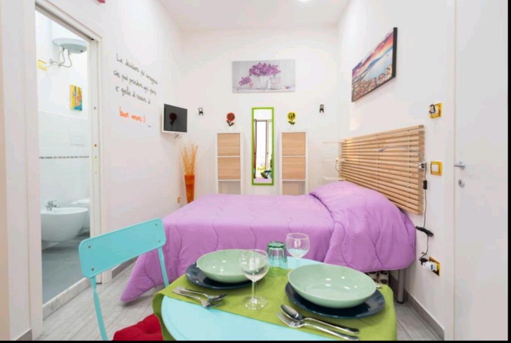 Naples City Centre Apartment | Flower Power