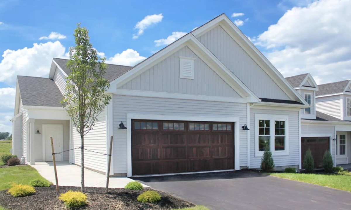 Canandaigua House | FLX! New! Upscale, modern 3-bedroom townhome in the heart of Canandaigua