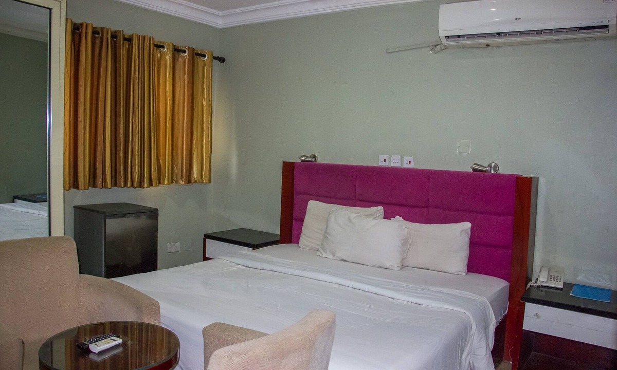Apapa Hotel | Folade Hotels
