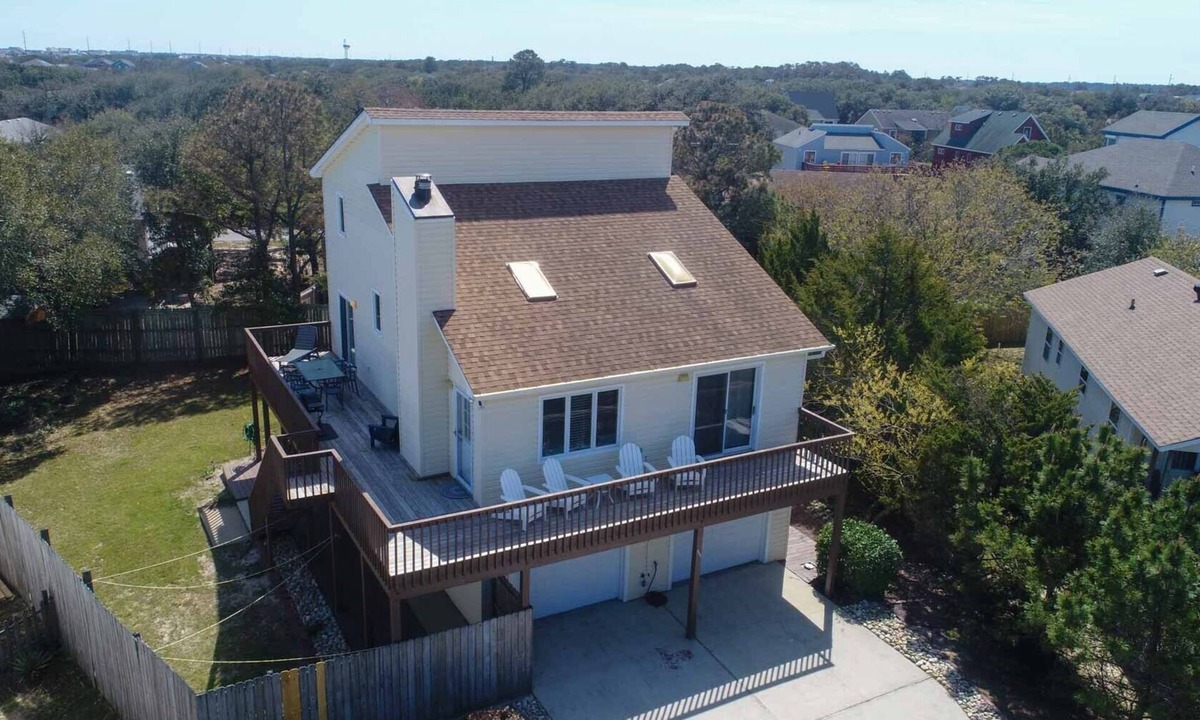 Colington House | Following Seas - Pup friendly retreat by Sea and Sound!