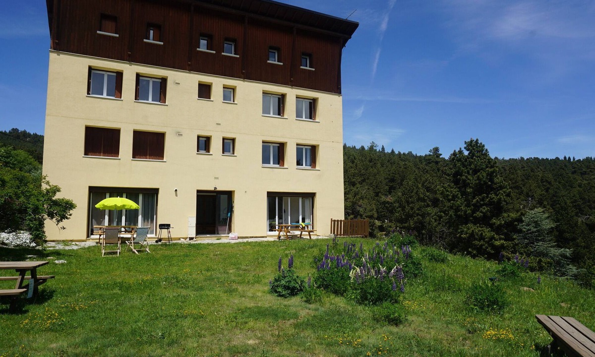 Superbolquere Apartment | Font romeu, nice F3 on the edge of the forest, 10 mn from the center, equipped for 4/6 people, wifi