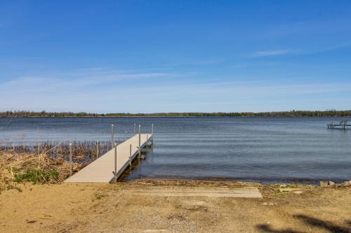Puposky House | For Anglers & Boaters! Beachfront Gull Lake Cabin
