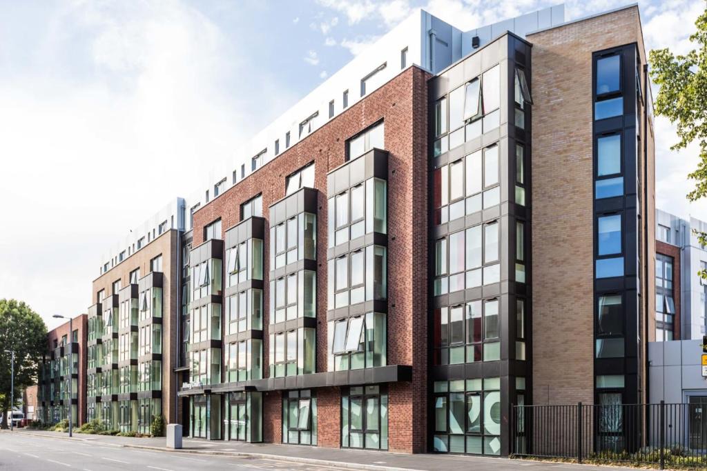Beverley Apartment | For Student Only Arbury Court in Kingston - 30mins to London Waterloo