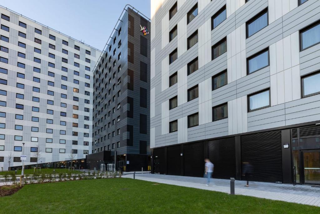 Salford Apartment | For Students Only - Rooms in Salford 10 min walk to University of Salford