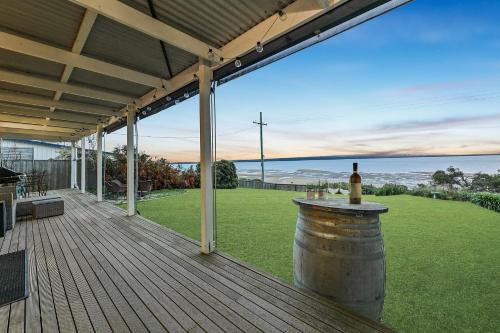 Jam Jerrup House | Foreshore Sunset Retreat