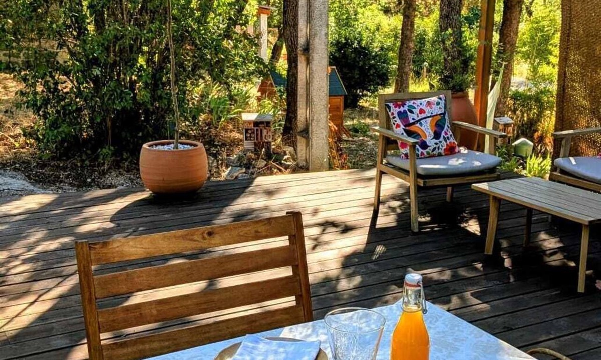 Forcalquier House | Forest Cabin · Terrace and BBQ · Donkeys and Hiking · 5 min from downtown Forcalquier